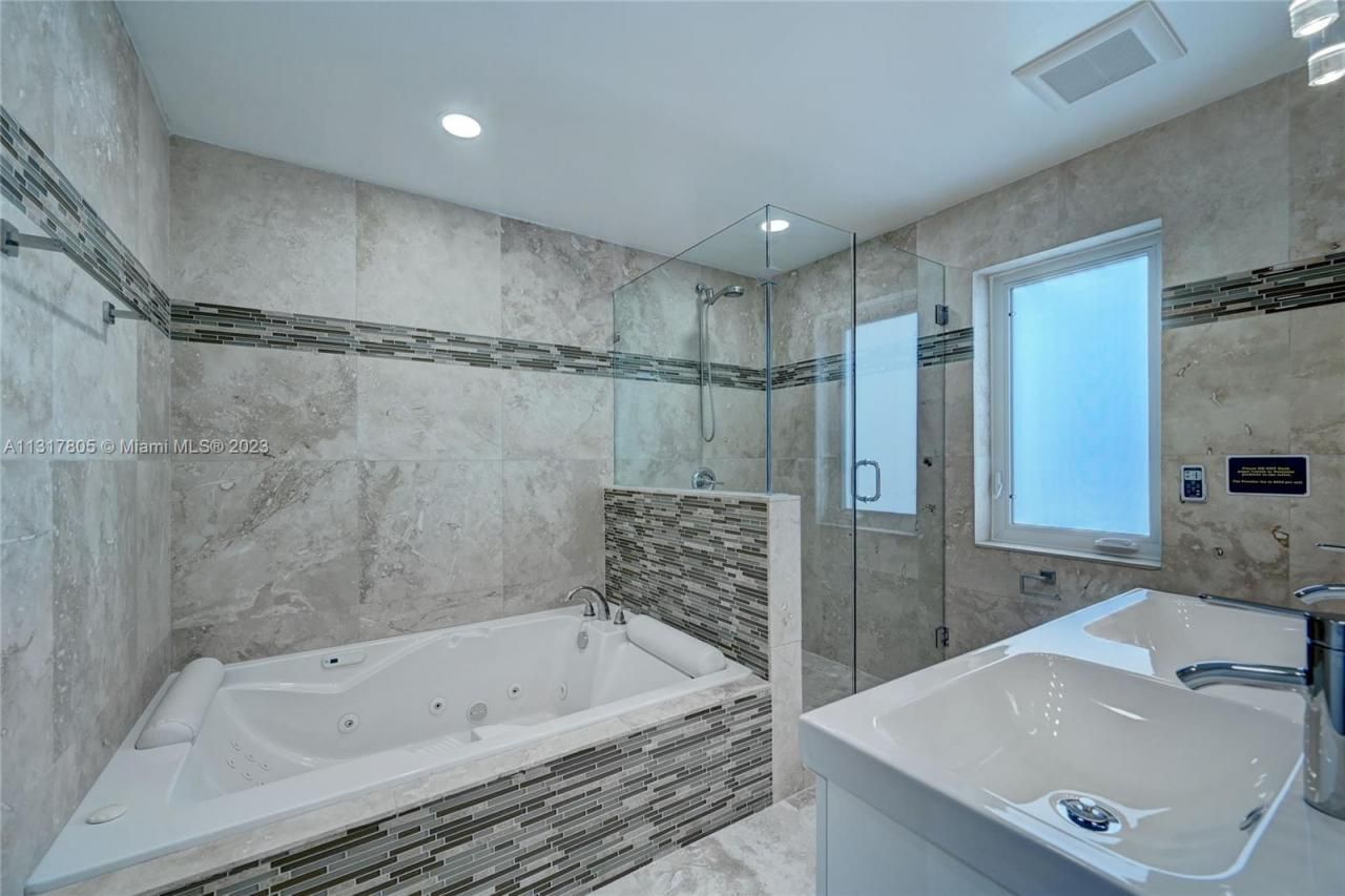 1109 Hollywood Blvd, Hollywood, FL 33019 Photo