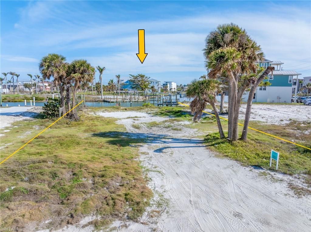 587 Carlos Circle, Fort Myers Beach, FL 33931 Photo