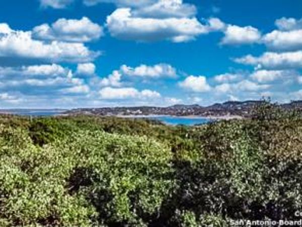 1752 Trailridge Dr, Canyon Lake, TX 78133