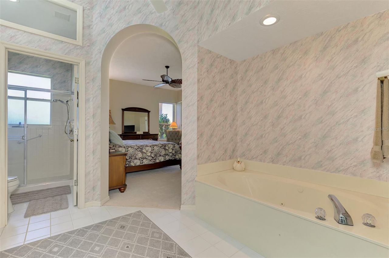 549 Fallbrook Drive, Venice, FL 34292 Photo