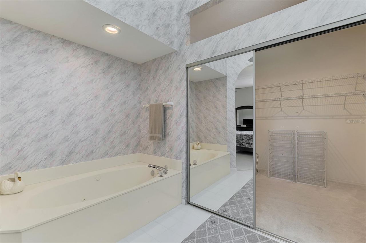 549 Fallbrook Drive, Venice, FL 34292 Photo