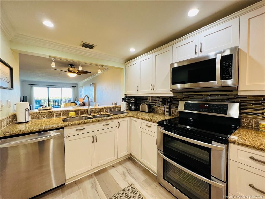10044 S Ocean Drive, Unit 203, Jensen Beach, FL 34957 Photo