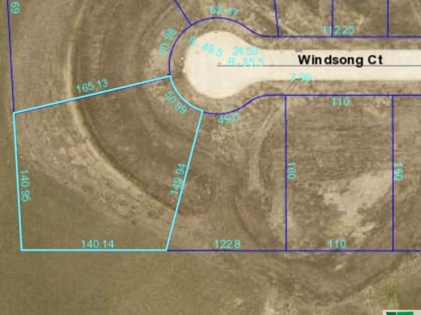 6700 Windsong Ct, Sioux City, IA 51106