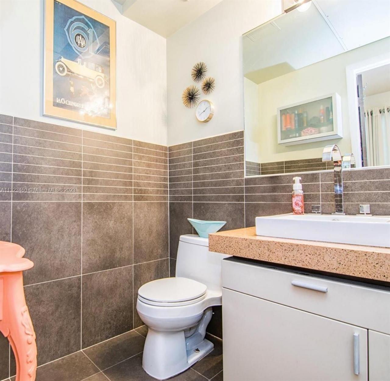 435 21st St, Unit 223, Miami Beach, FL 33139 Photo