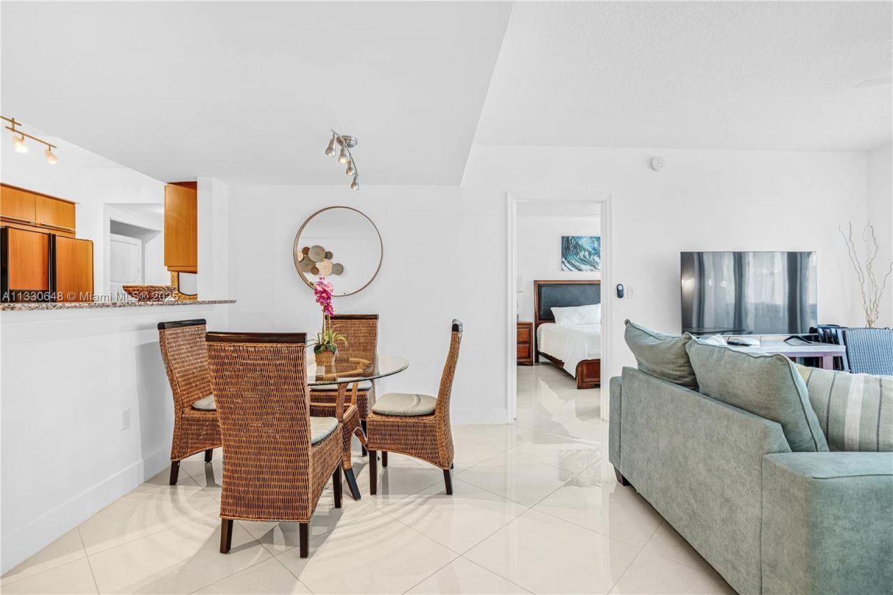 2080 S Ocean Dr,, Unit 1507., Hallandale Beach, FL 33009 Photo