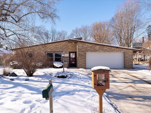 414 S East AVENUE, Viroqua, WI 54665