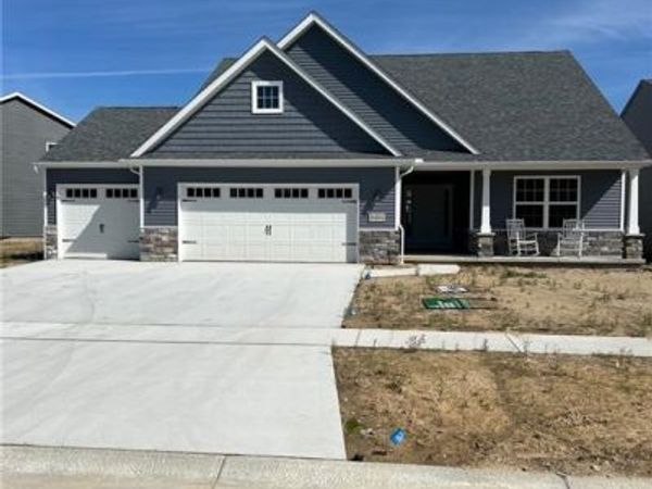 8404 Long Shore Drive, Monclova, OH 43542