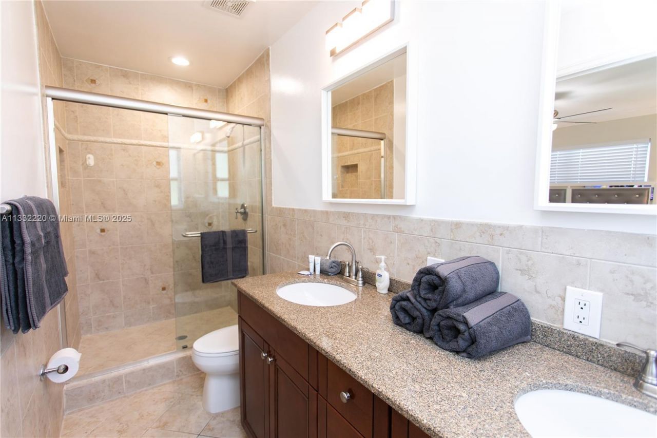 333 SE 3rd Ave, Dania Beach, FL 33004 Photo