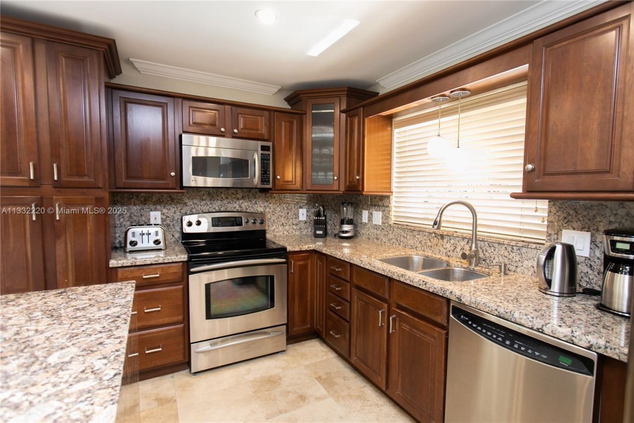 333 SE 3rd Ave, Dania Beach, FL 33004 Photo