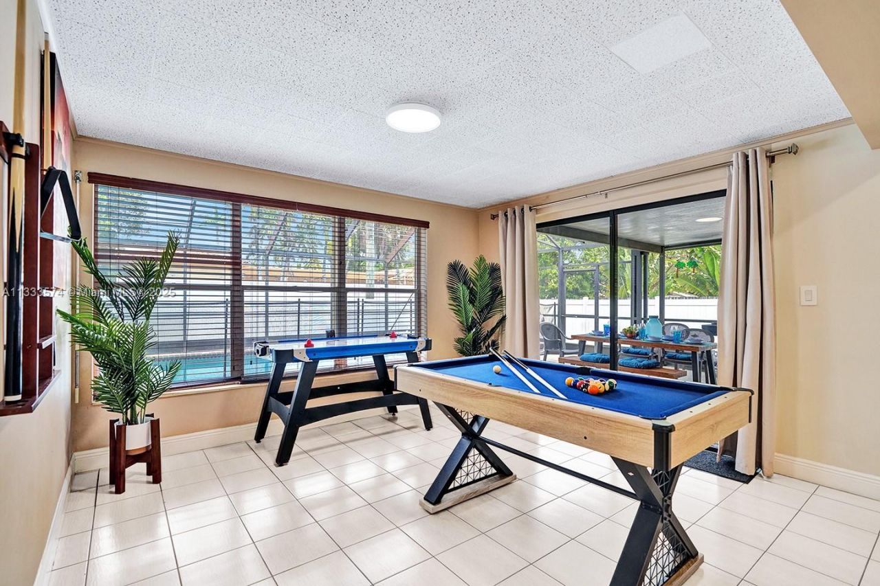 947 Washington St, Hollywood, FL 33019 Photo