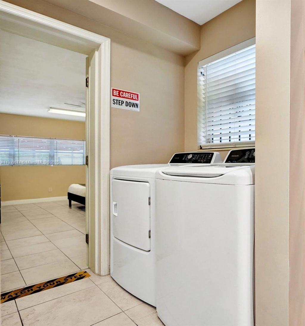 947 Washington St, Hollywood, FL 33019 Photo