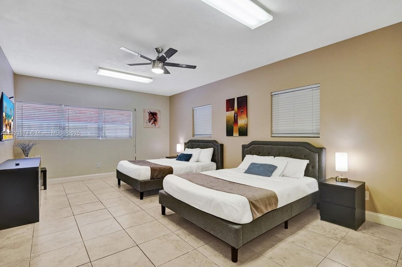 947 Washington St, Hollywood, FL 33019 Photo