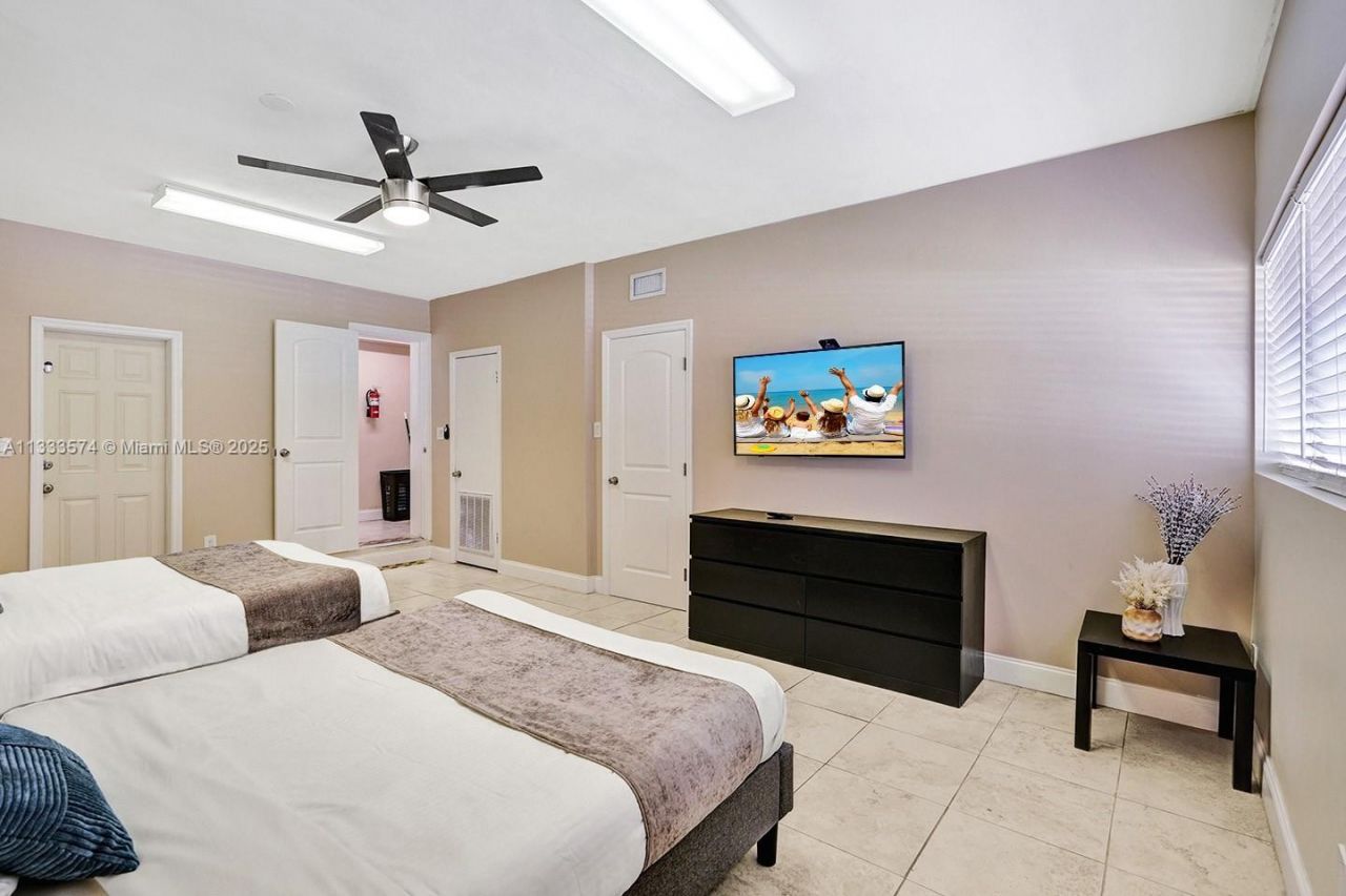 947 Washington St, Hollywood, FL 33019 Photo