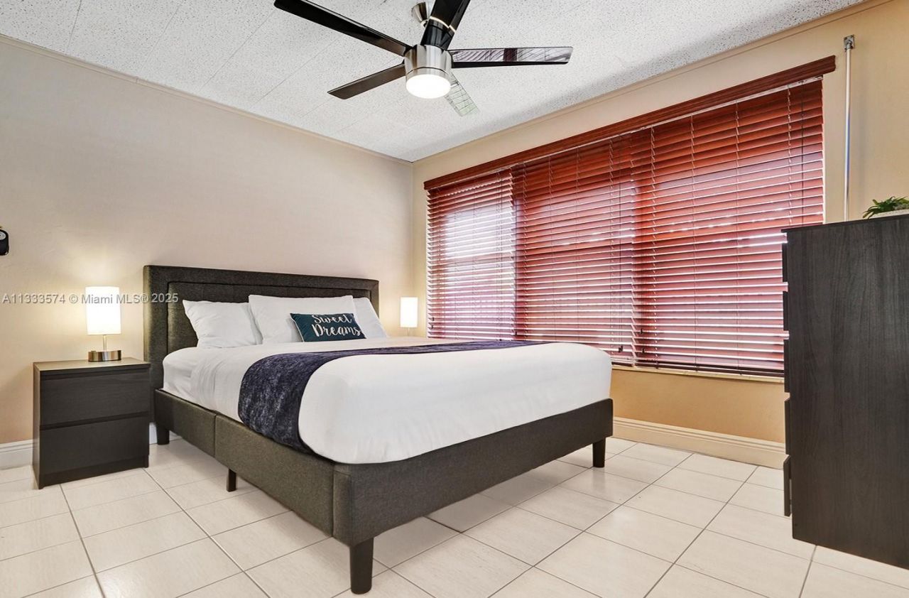 947 Washington St, Hollywood, FL 33019 Photo