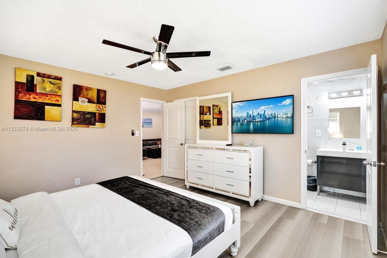 947 Washington St, Hollywood, FL 33019 Photo