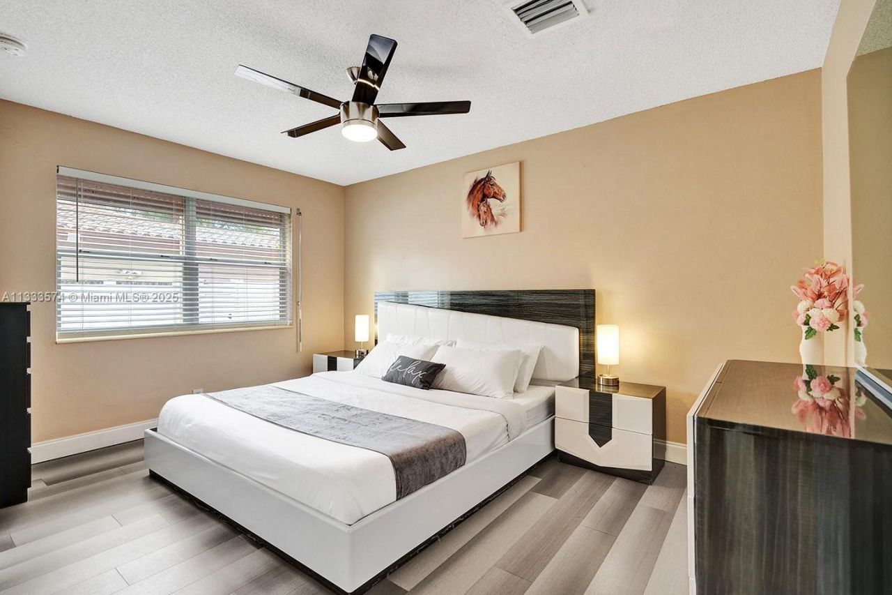 947 Washington St, Hollywood, FL 33019 Photo