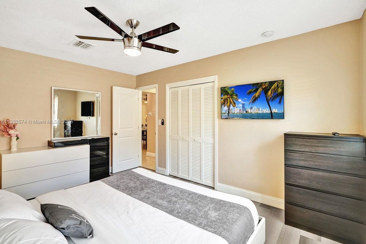 947 Washington St, Hollywood, FL 33019 Photo