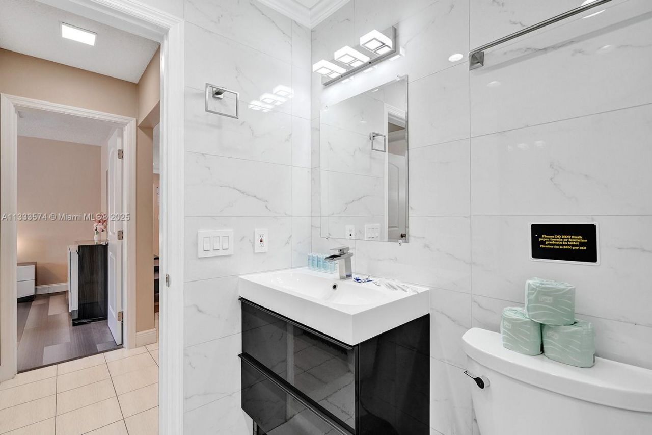 947 Washington St, Hollywood, FL 33019 Photo