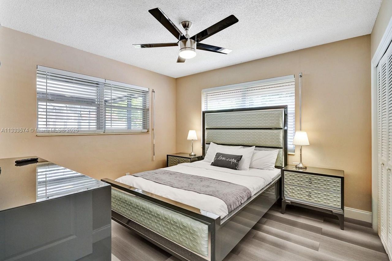 947 Washington St, Hollywood, FL 33019 Photo