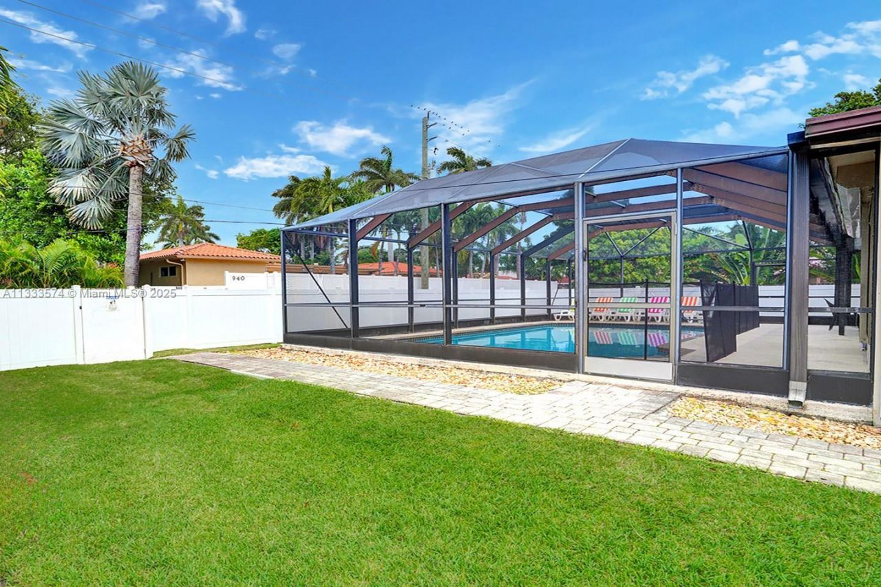 947 Washington St, Hollywood, FL 33019 Photo