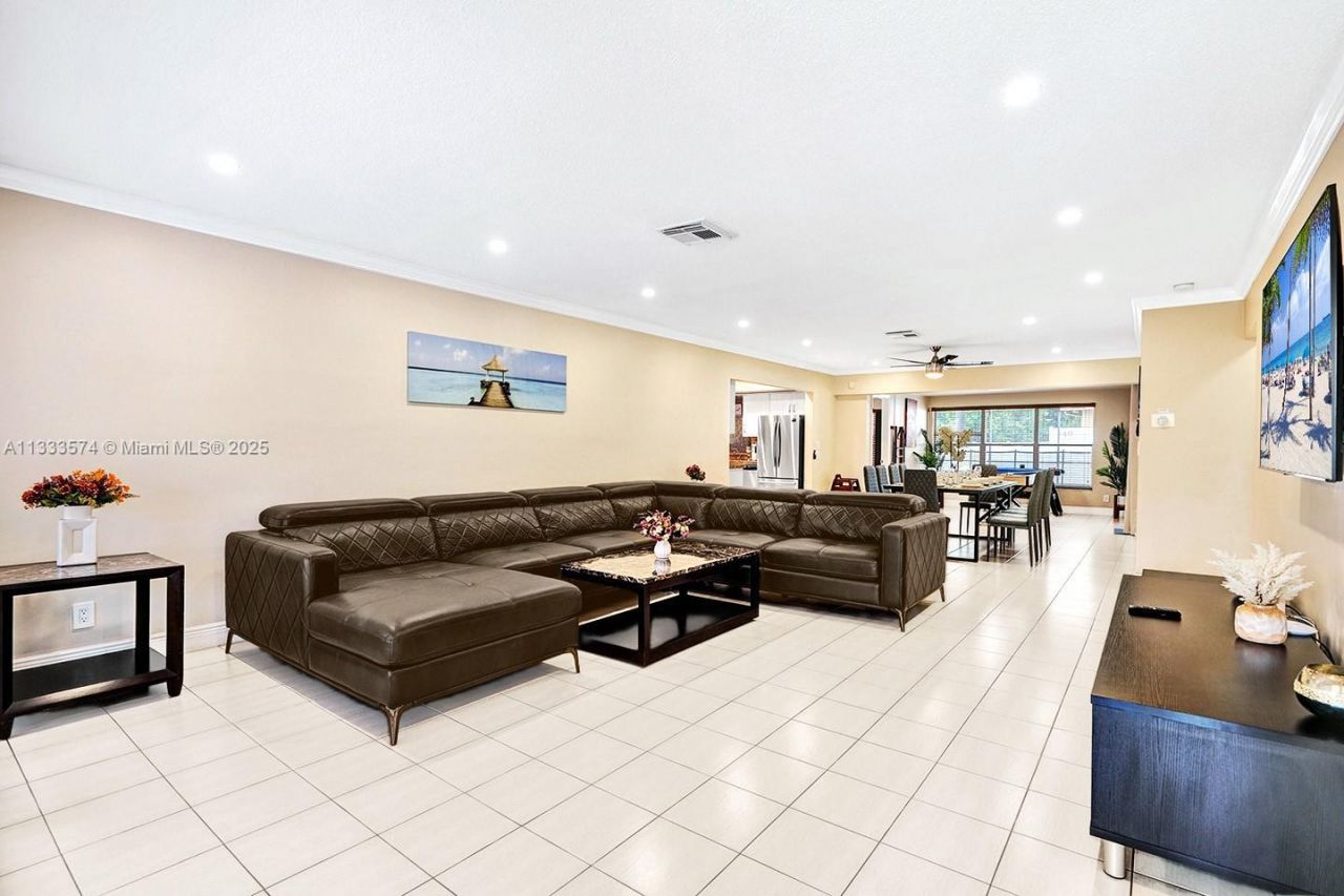 947 Washington St, Hollywood, FL 33019 Photo