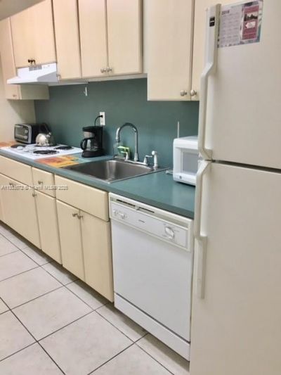 100 Lincoln Rd, Unit 609, Miami Beach, FL 33139 Photo