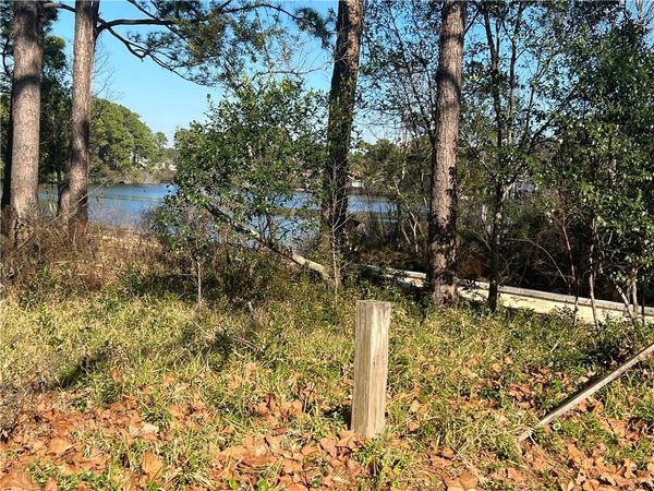 1532 LAKEVIEW Lane, Fernandina Beach, FL 32034