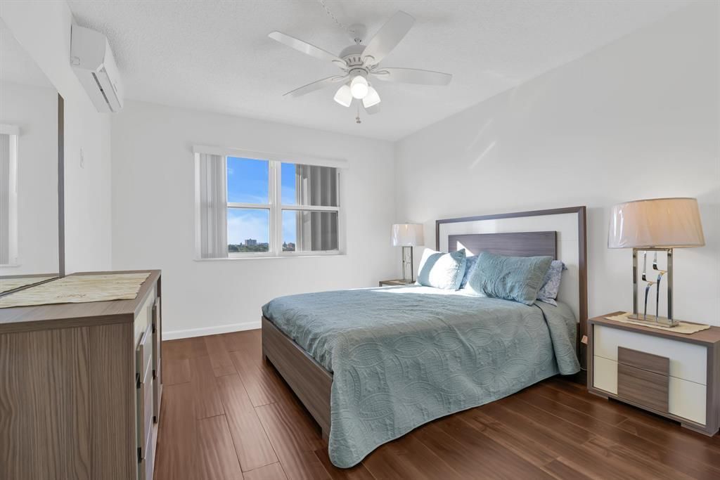 720 Orton Avenue, Unit 701, Fort Lauderdale, FL 33304 Photo