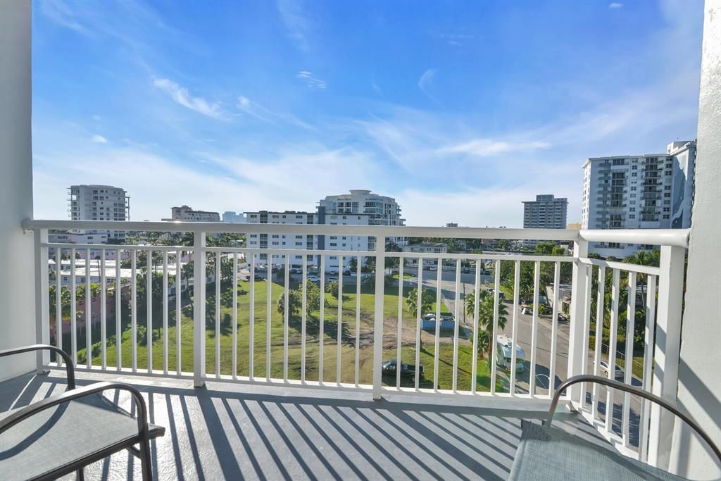 720 Orton Avenue, Unit 701, Fort Lauderdale, FL 33304 Photo