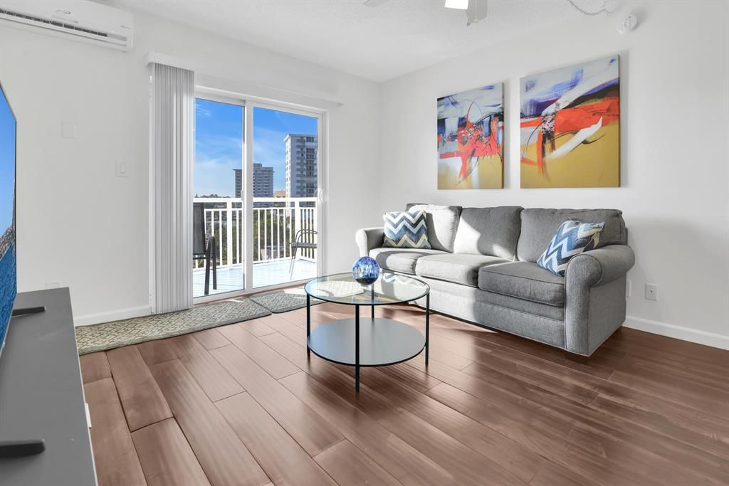 720 Orton Avenue, Unit 701, Fort Lauderdale, FL 33304 Photo