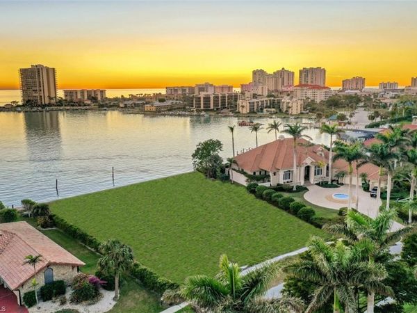 1355 Caxambas CT, MARCO ISLAND, FL 34145