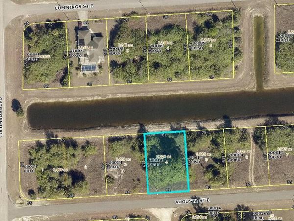 1207 Augusta Street E, Lehigh Acres, FL 33974