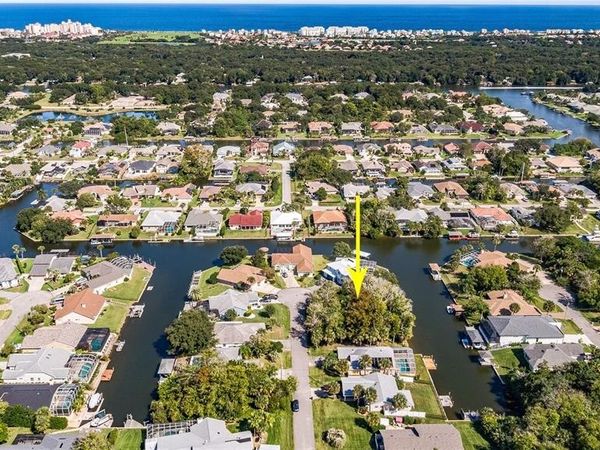 8 CROSSLEAF COURT E, PALM COAST, FL 32137