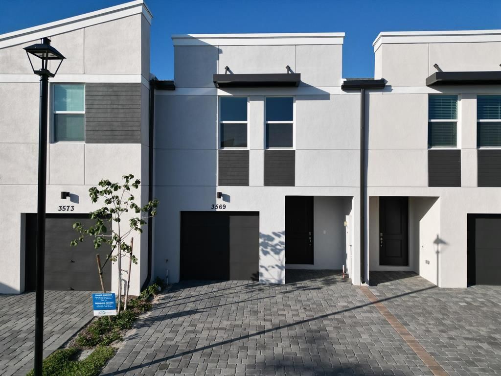 3569 San Bernardino Way, Palm Springs, FL 33461 Photo