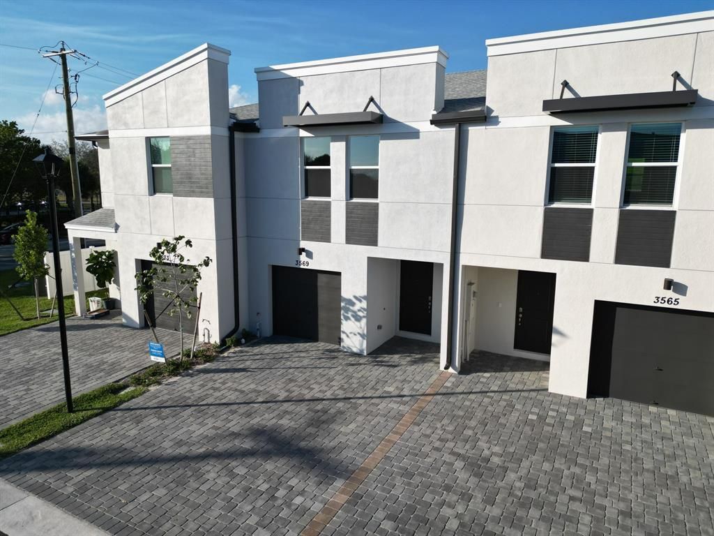 3569 San Bernardino Way, Palm Springs, FL 33461 Photo