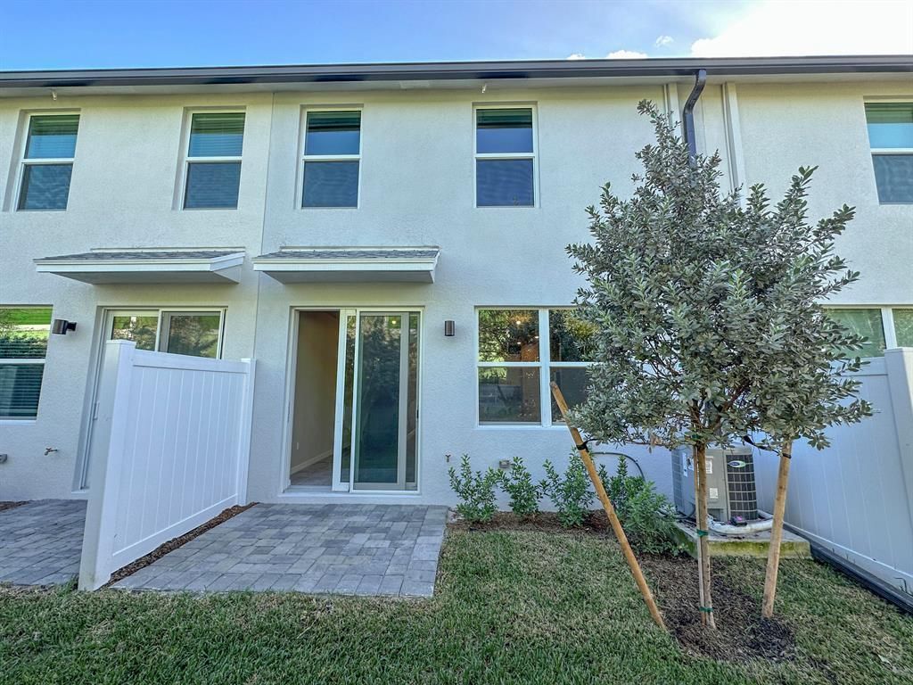 3569 San Bernardino Way, Palm Springs, FL 33461 Photo