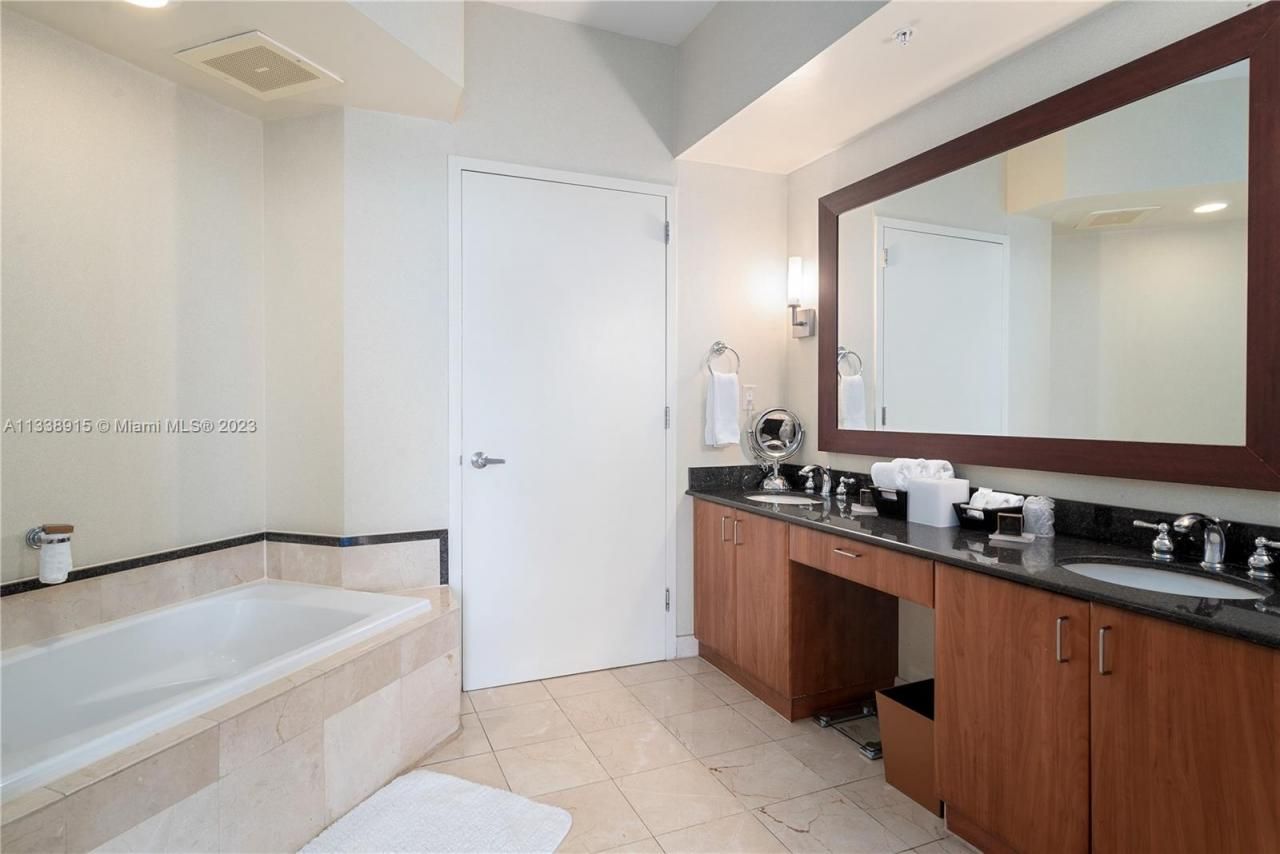18001 Collins Ave, Unit 2109, Sunny Isles Beach, FL 33160 Photo