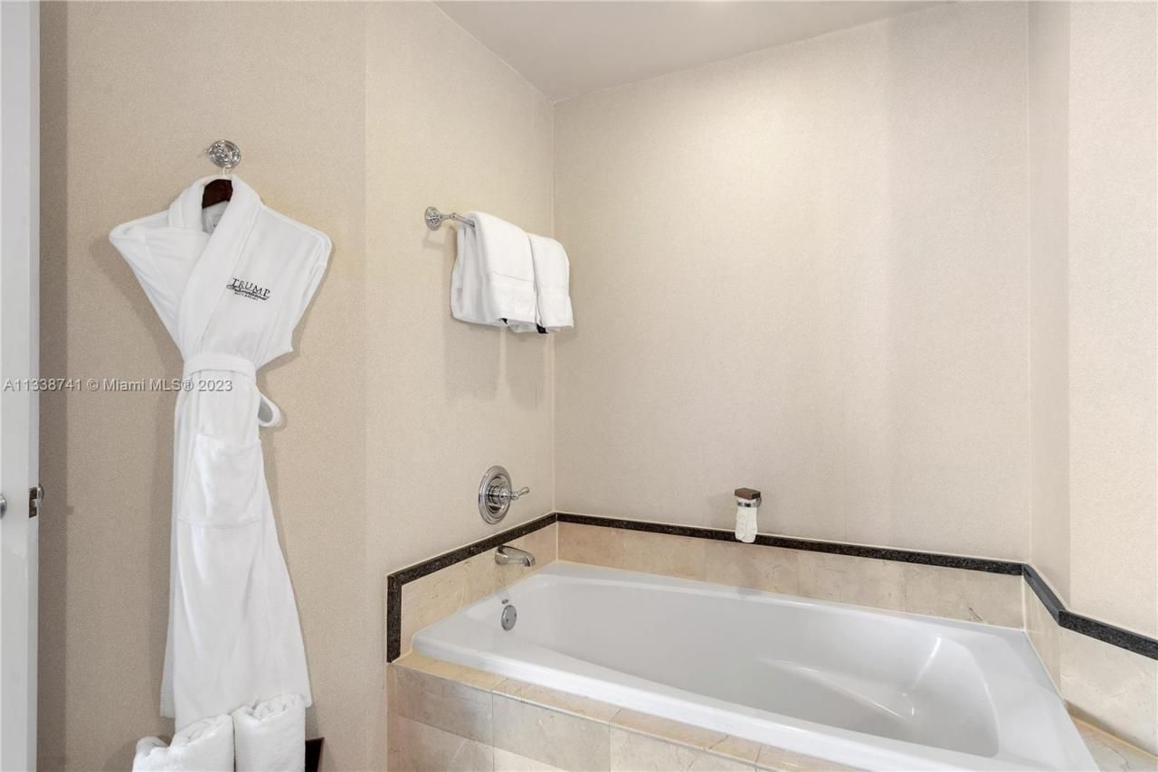 18001 Collins Ave, Unit 2009, Sunny Isles Beach, FL 33160 Photo