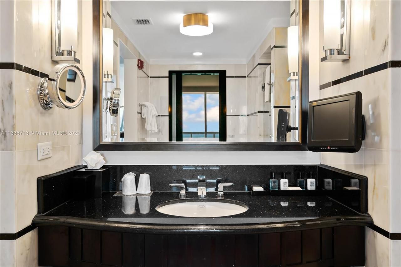 4391 Collins Ave, Unit 1911/1909/, Miami Beach, FL 33140 Photo