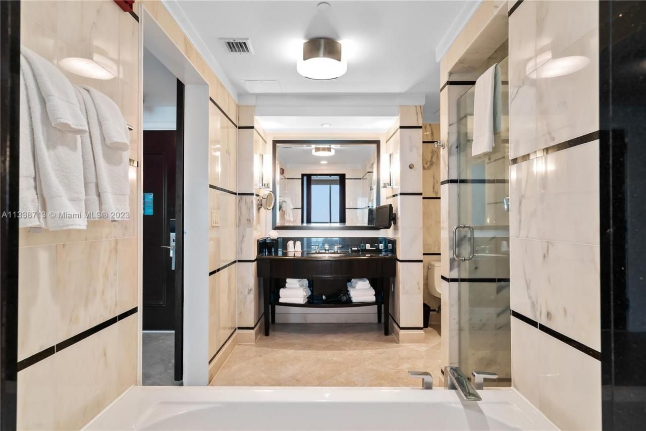 4391 Collins Ave, Unit 1911/1909/, Miami Beach, FL 33140 Photo