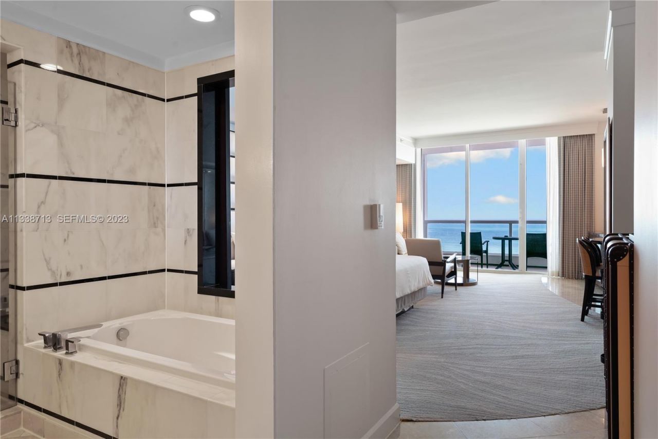 4391 Collins Ave, Unit 1911/1909/, Miami Beach, FL 33140 Photo