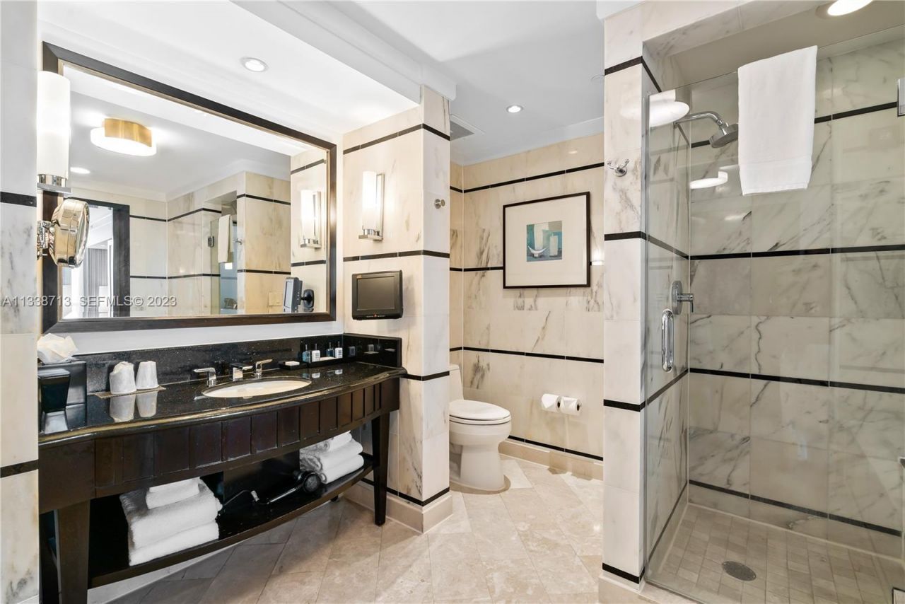 4391 Collins Ave, Unit 1911/1909/, Miami Beach, FL 33140 Photo