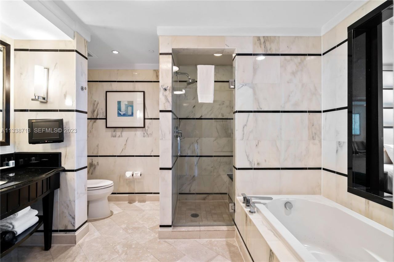 4391 Collins Ave, Unit 1911/1909/, Miami Beach, FL 33140 Photo