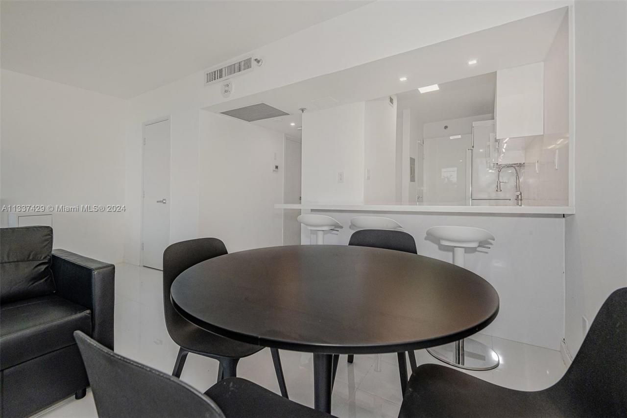 100 Lincoln Rd, Unit 519, Miami Beach, FL 33139 Photo