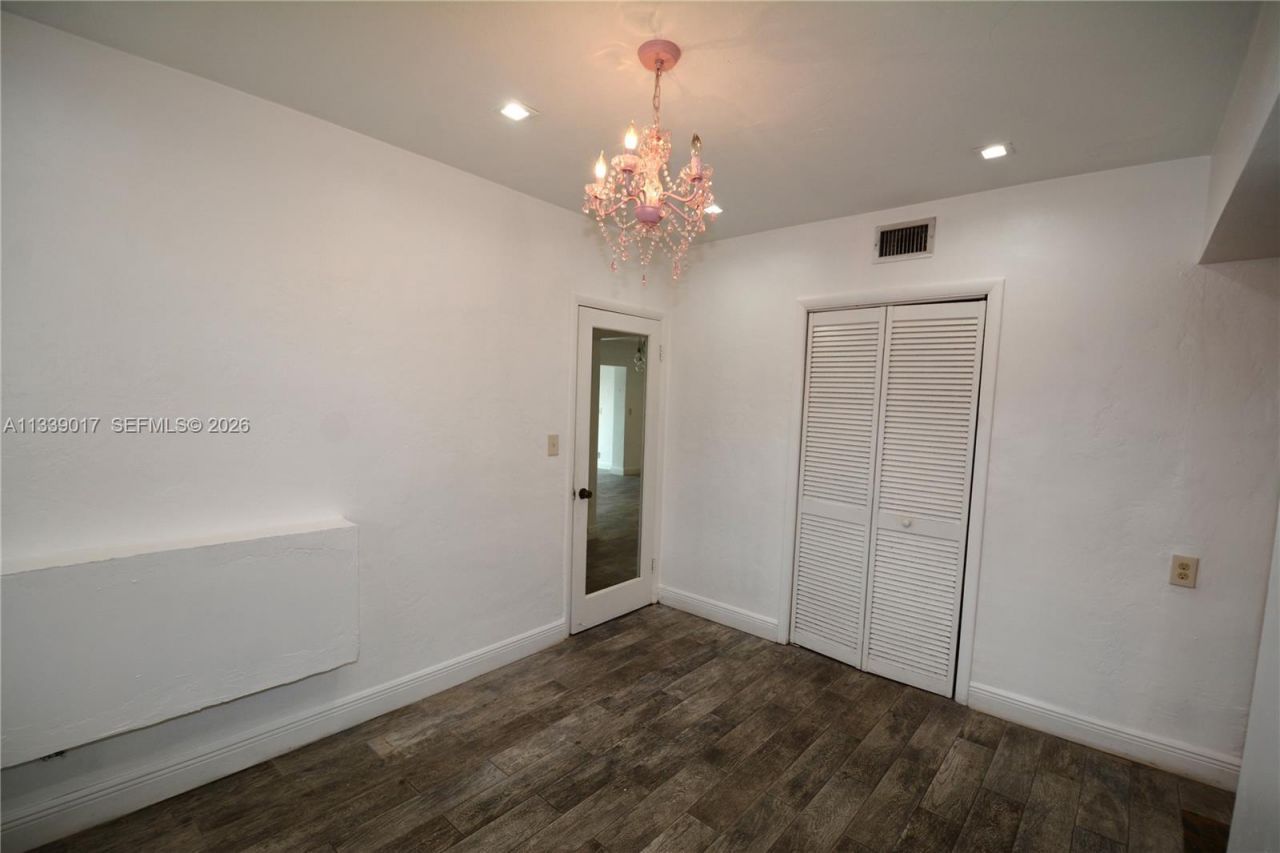 16921 NE 6th Ave, North Miami Beach, FL 33162 Photo