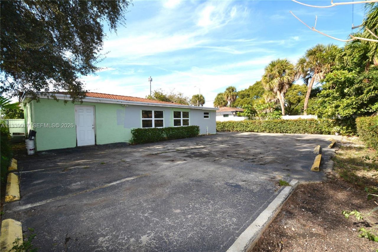 16921 NE 6th Ave, North Miami Beach, FL 33162 Photo
