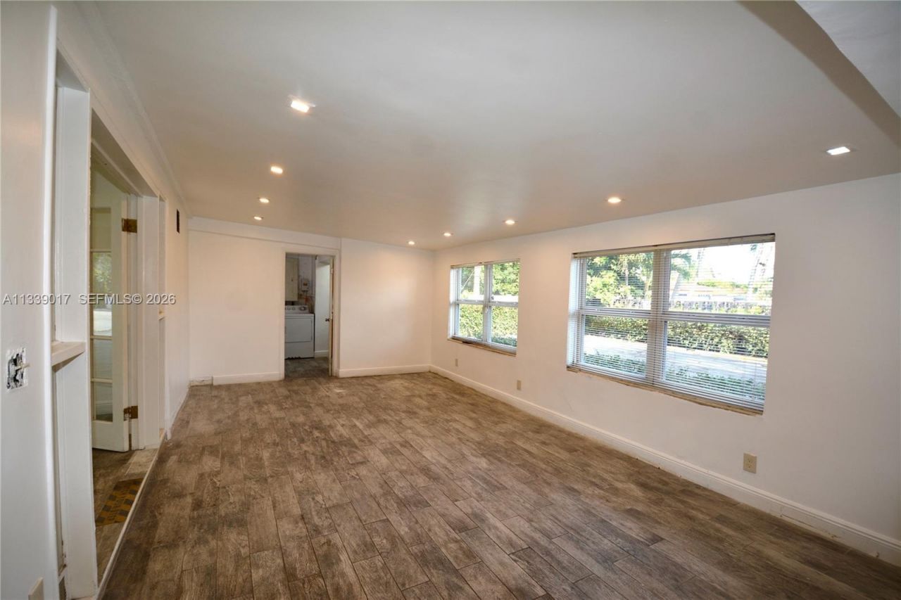 16921 NE 6th Ave, North Miami Beach, FL 33162 Photo