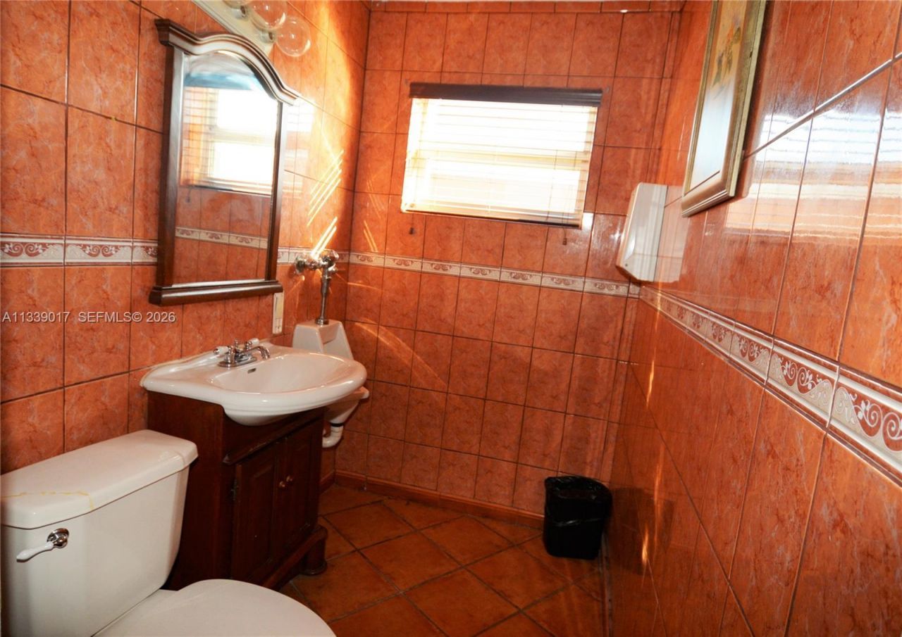 16921 NE 6th Ave, North Miami Beach, FL 33162 Photo
