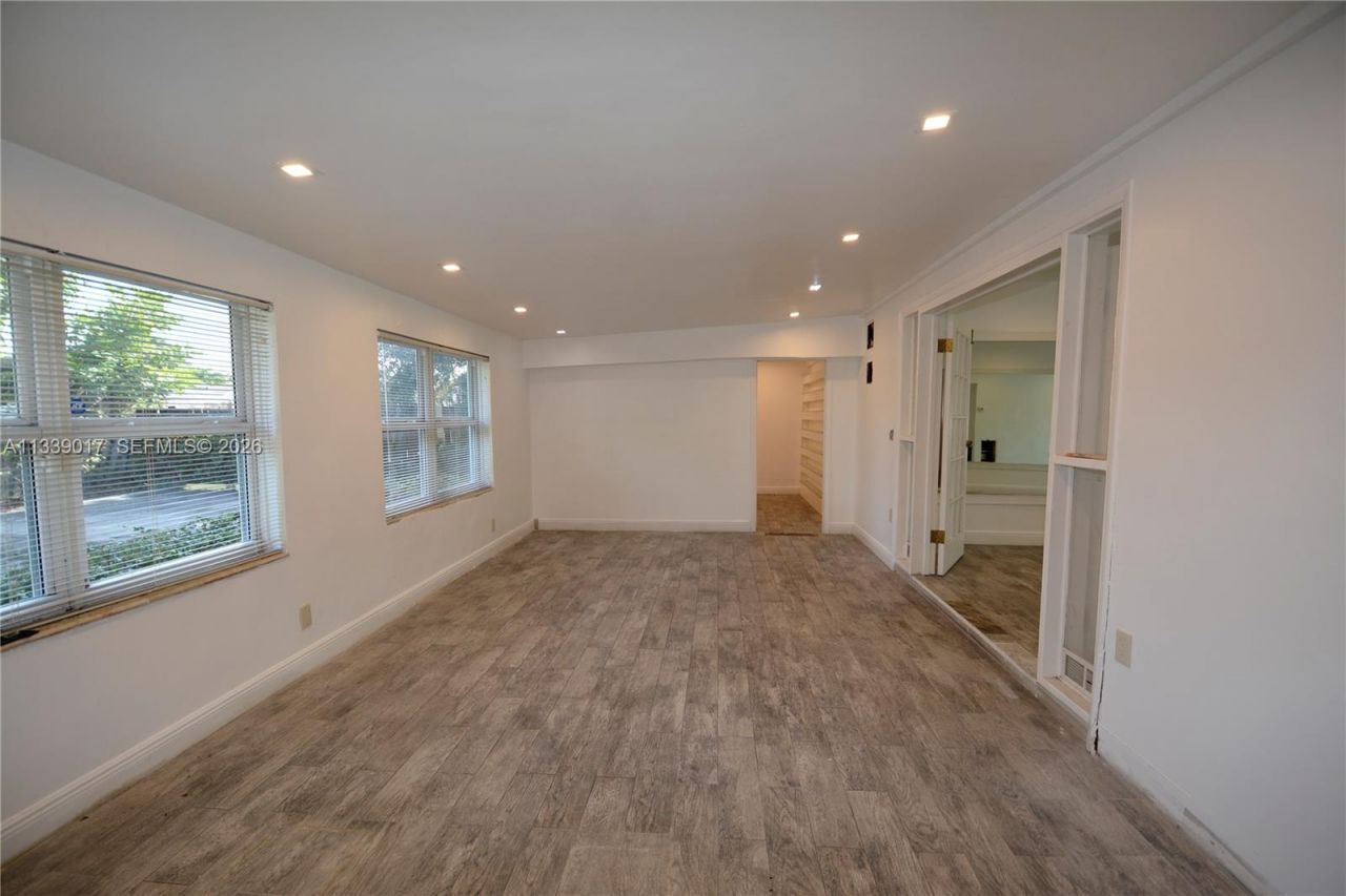 16921 NE 6th Ave, North Miami Beach, FL 33162 Photo