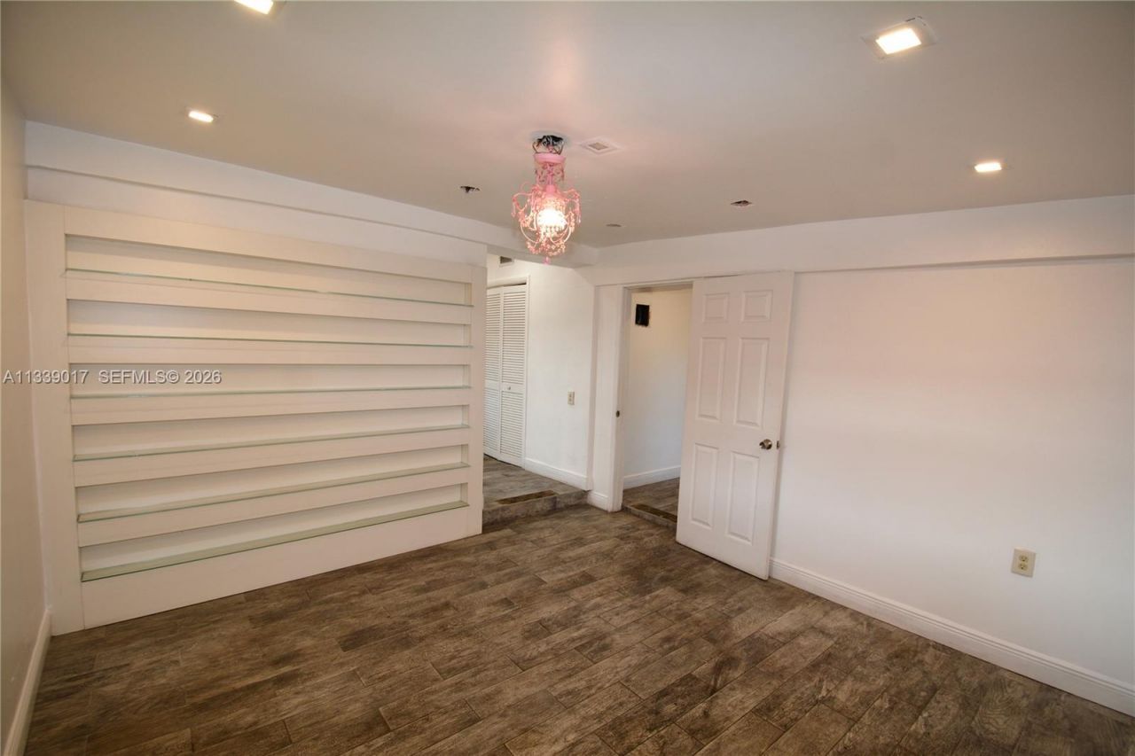 16921 NE 6th Ave, North Miami Beach, FL 33162 Photo